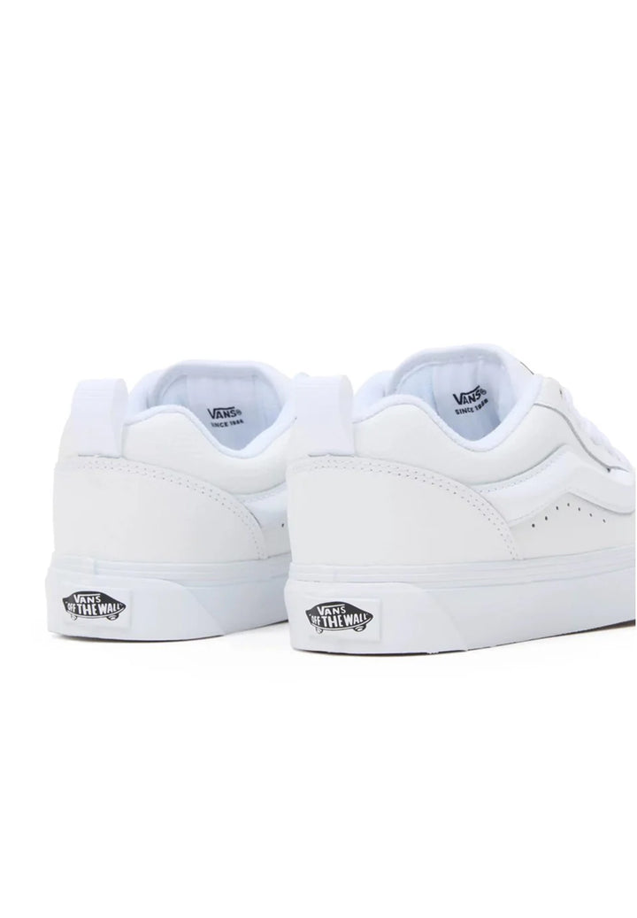 Zapatos blancos para niña