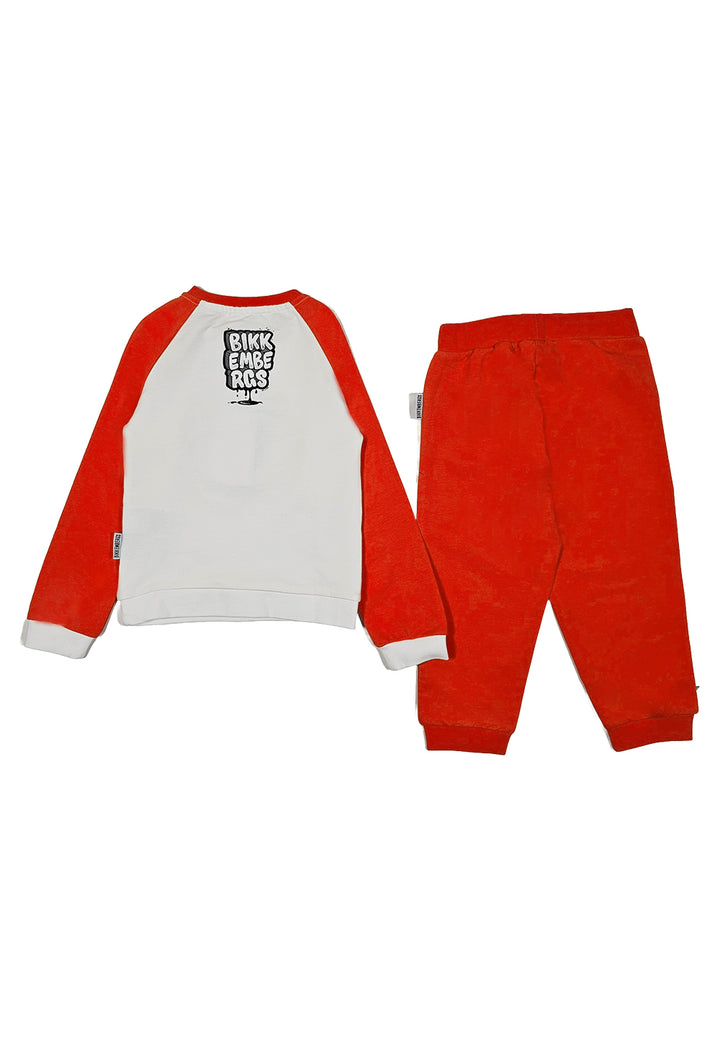 Conjunto de sudadera blanco y naranja para niño