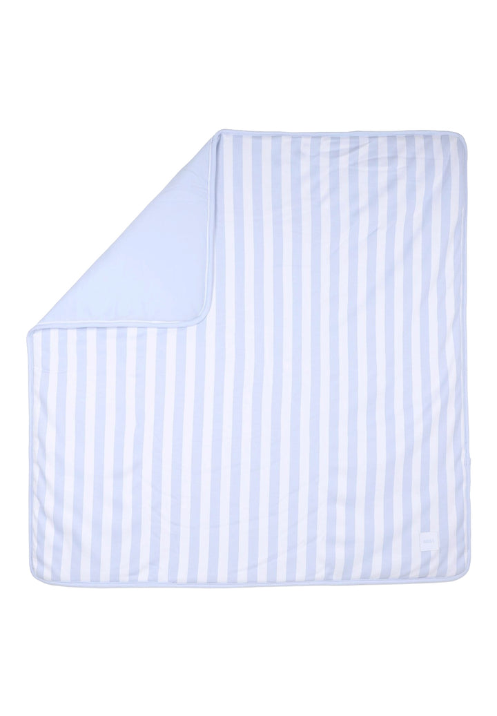 Himmelblaue Babydecke