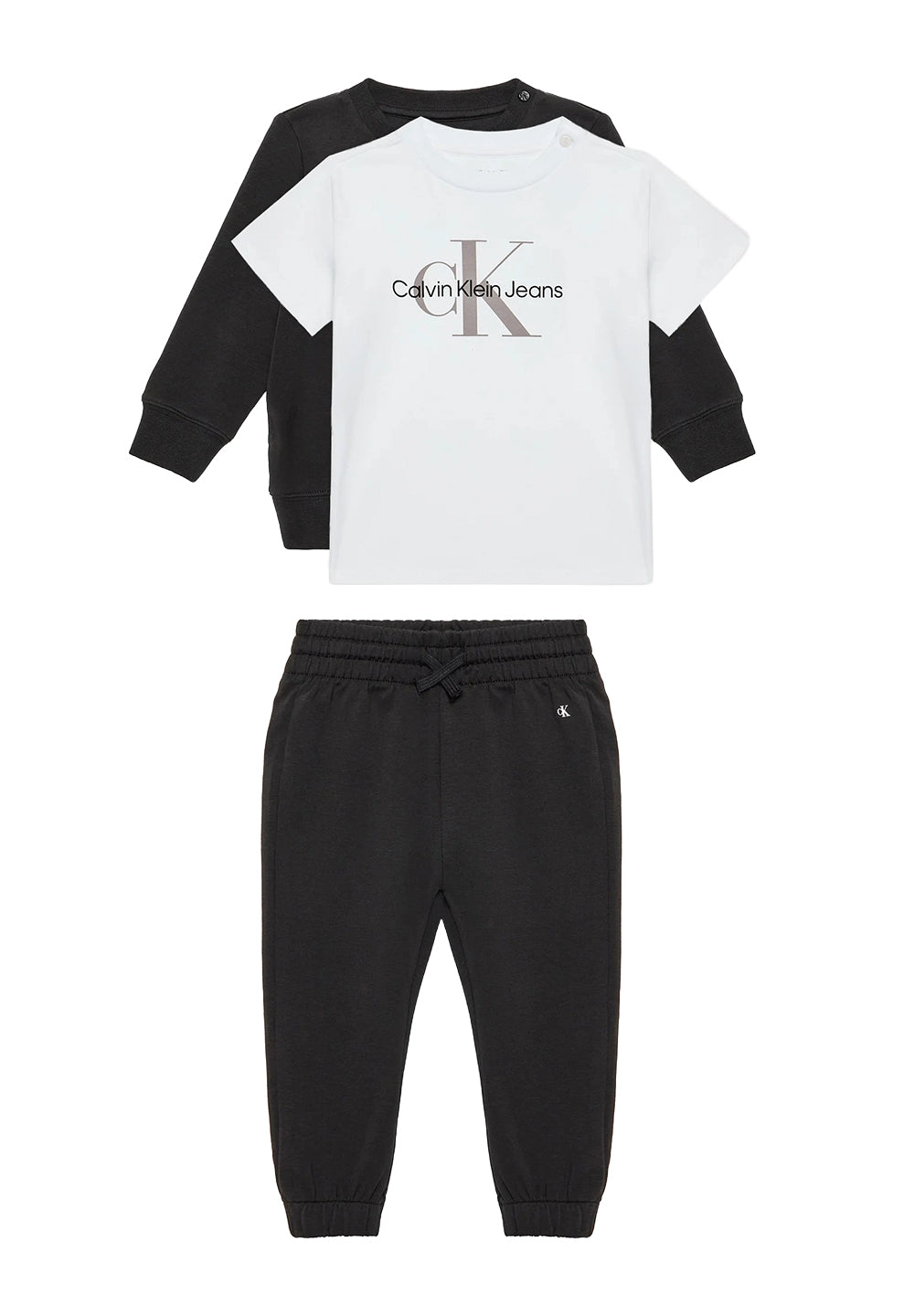 Conjunto blanco y negro para niño