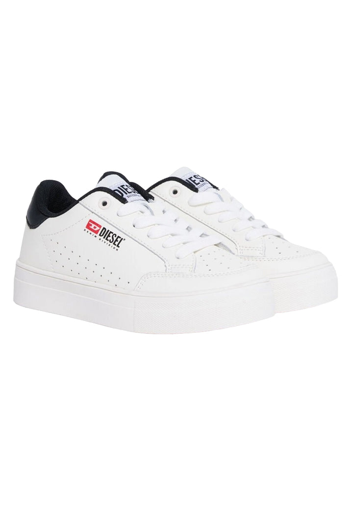 Zapatos blancos para niño
