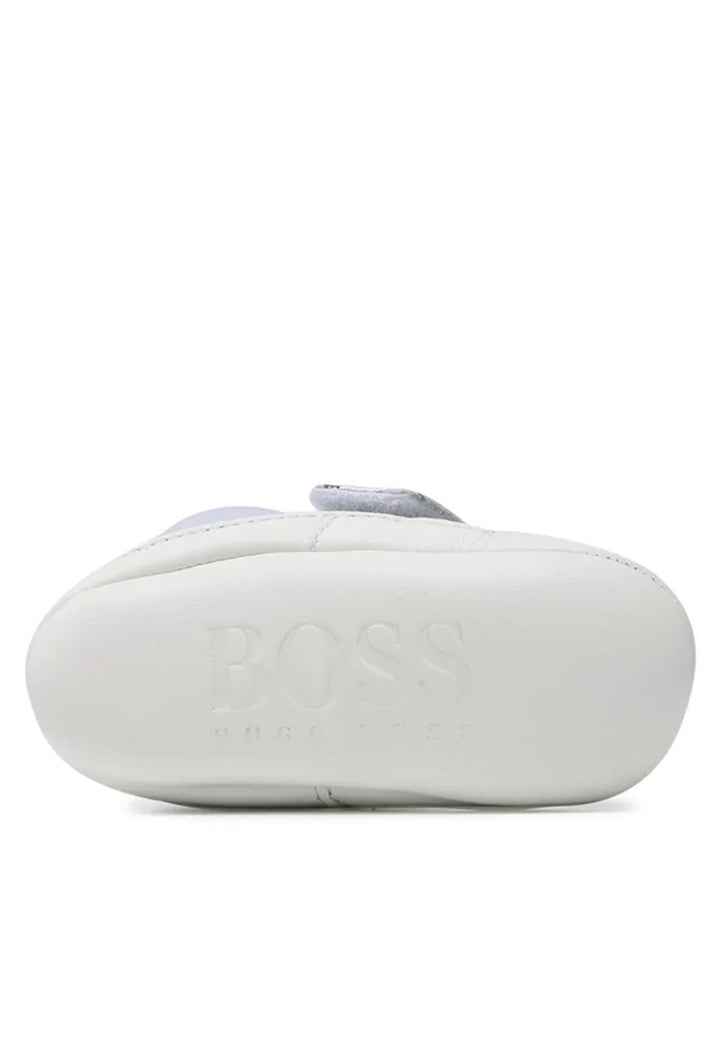 Chaussures bleues pour nouveau-nés