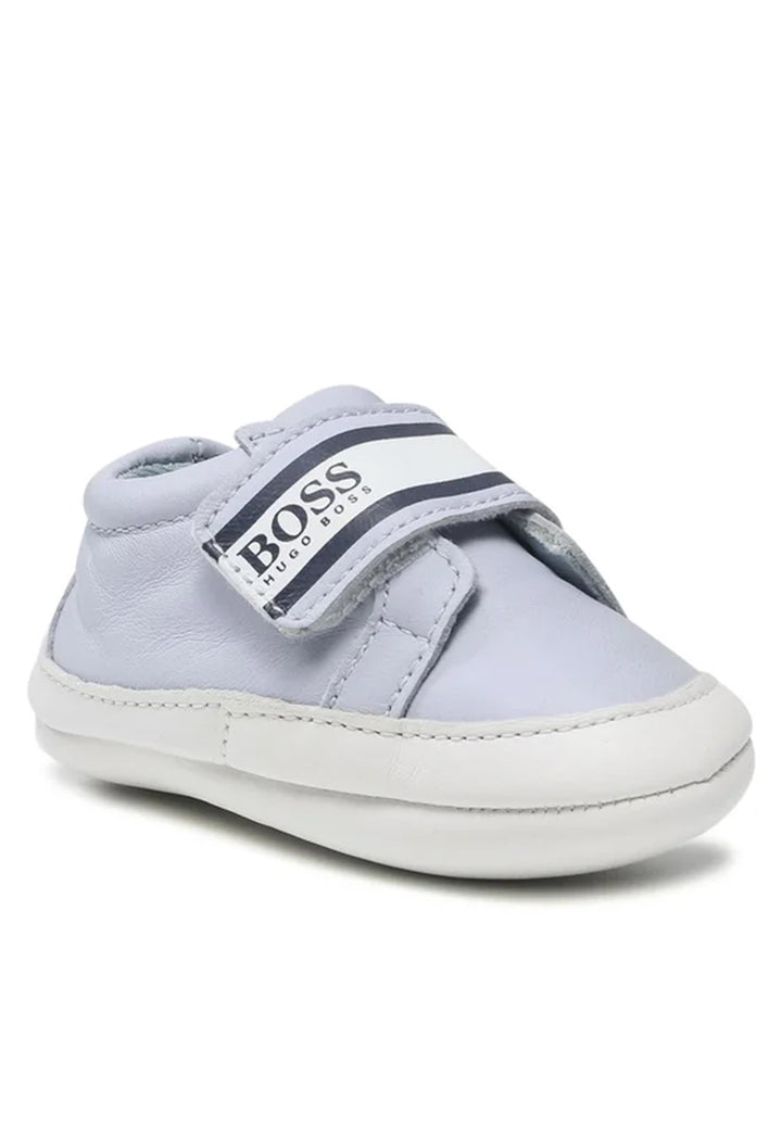 Chaussures bleues pour nouveau-nés
