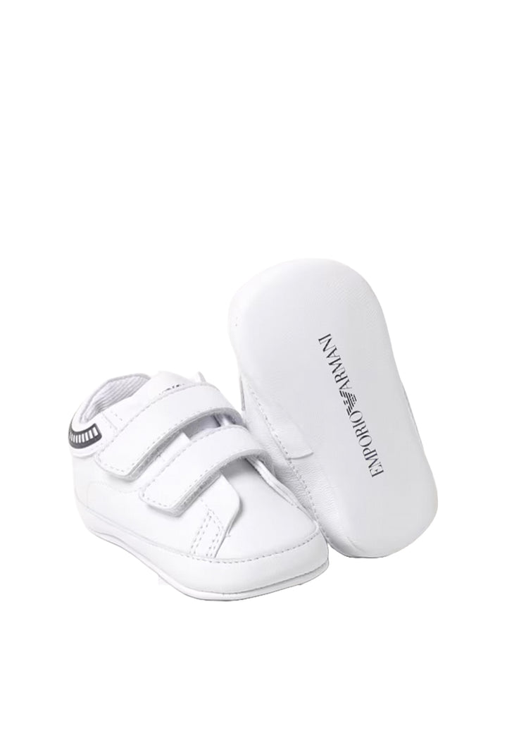 Chaussures blanches pour nouveau-nés