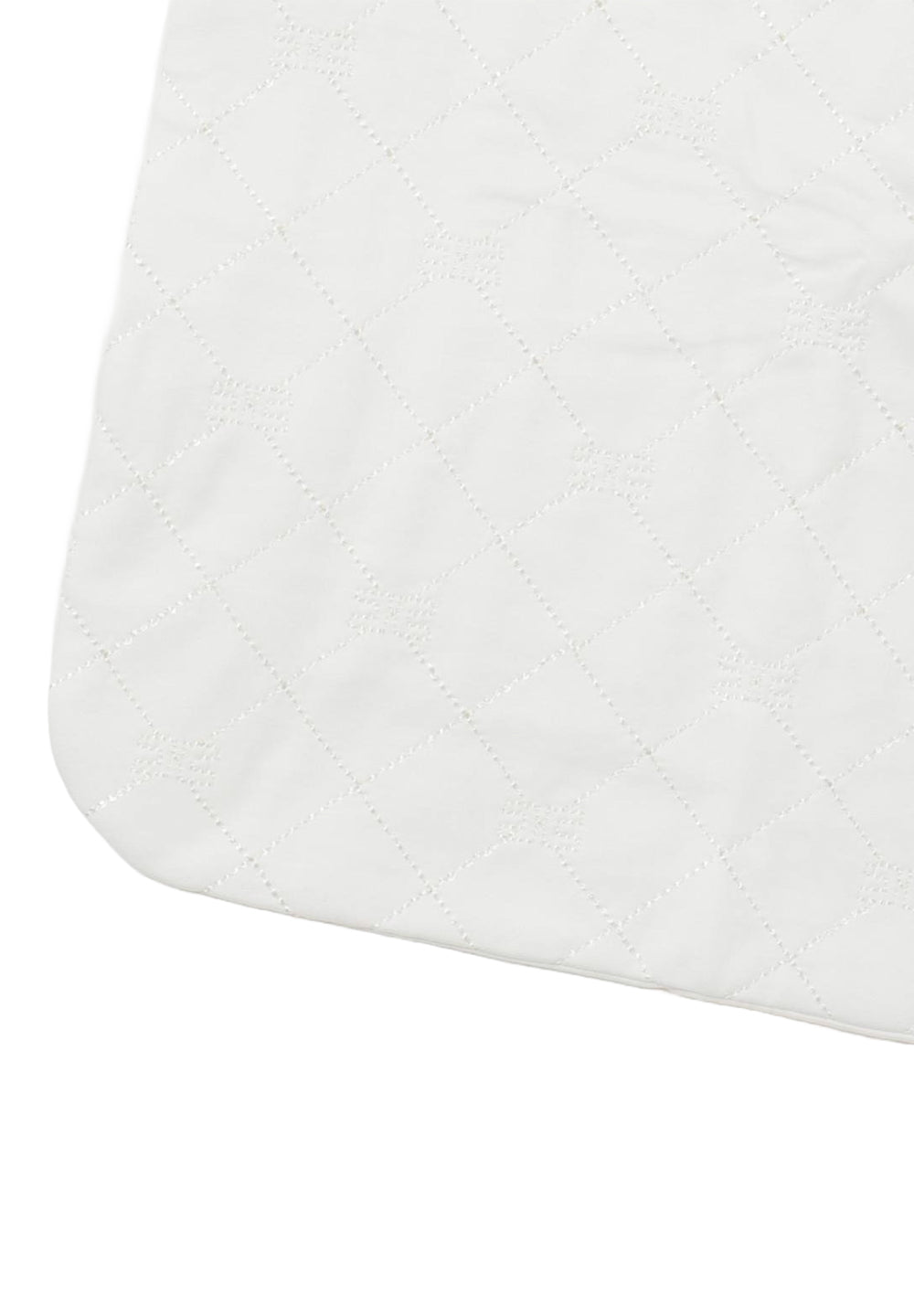 Manta color crema para recién nacida