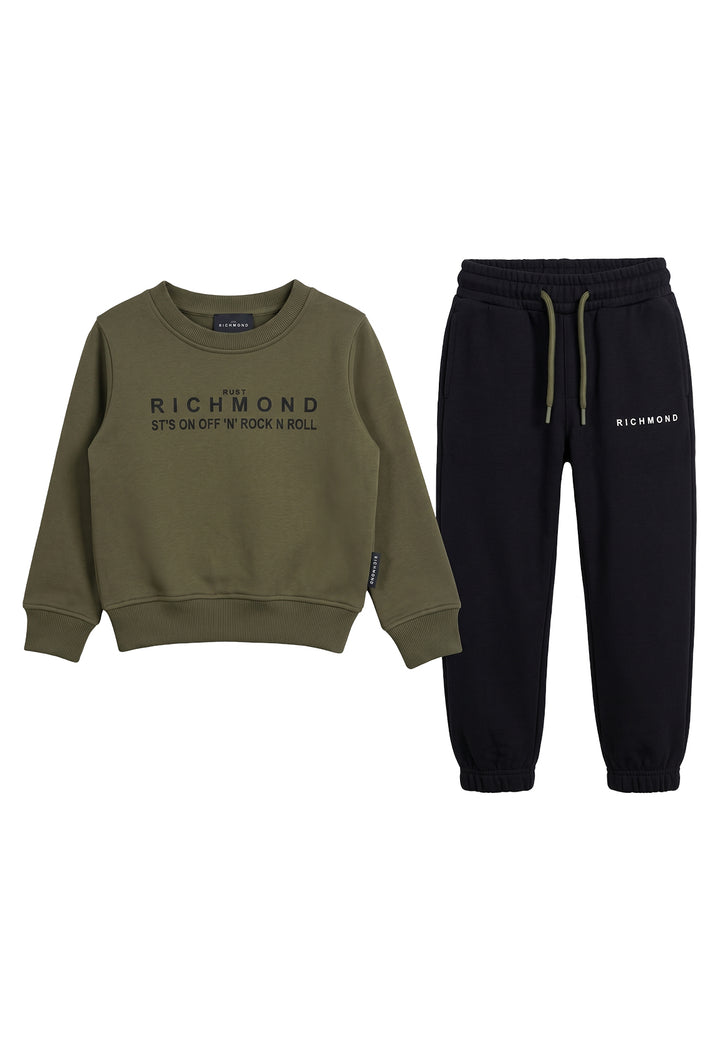Conjunto de sudadera verde y negro para niño