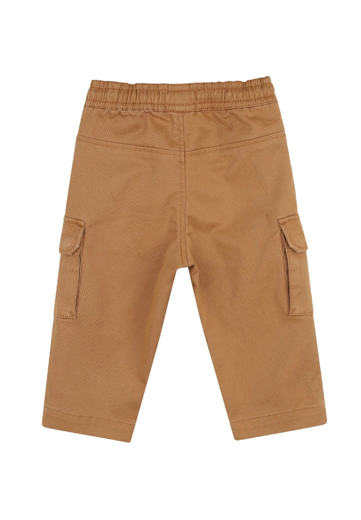 Pantalón marrón para niño