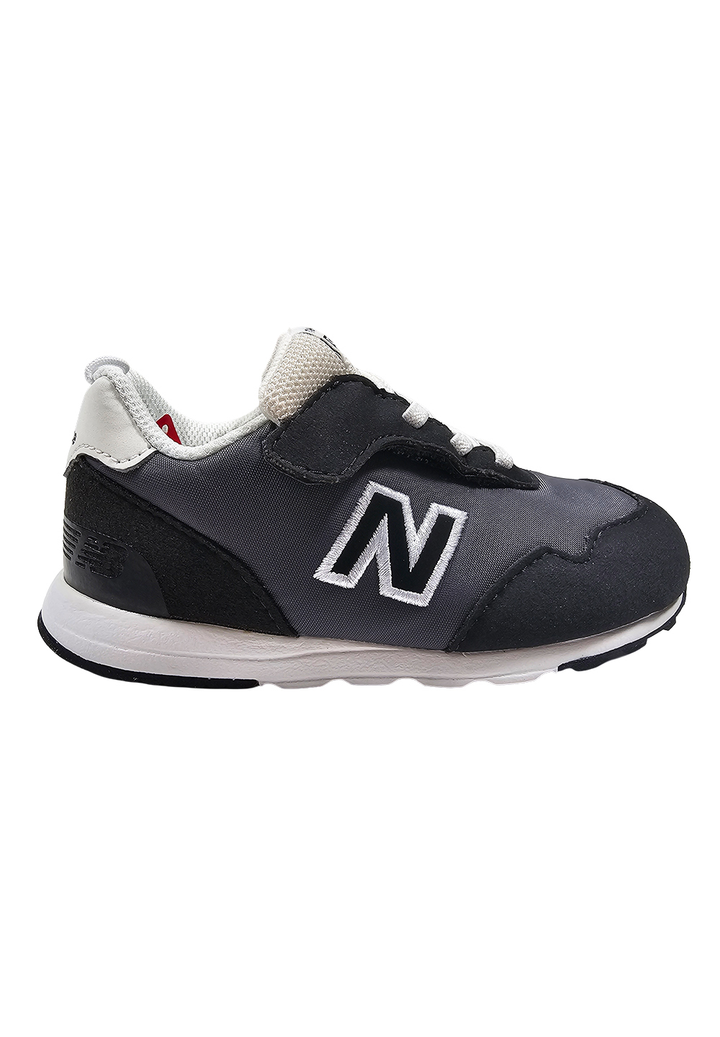 Chaussure noire et grise pour enfant