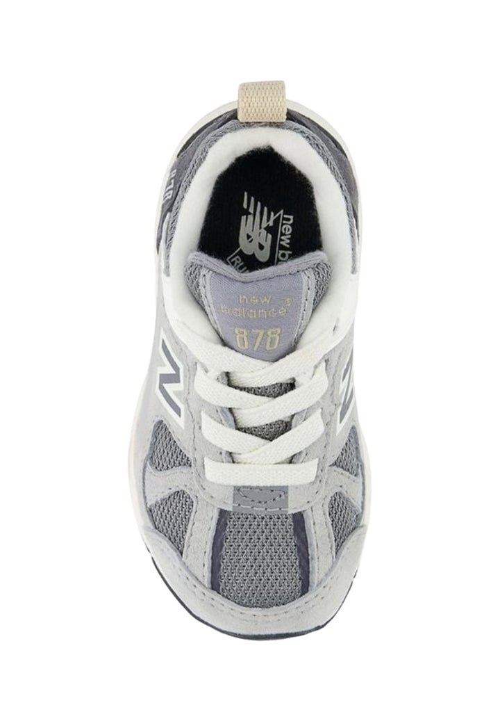 Zapatos grises para recién nacido