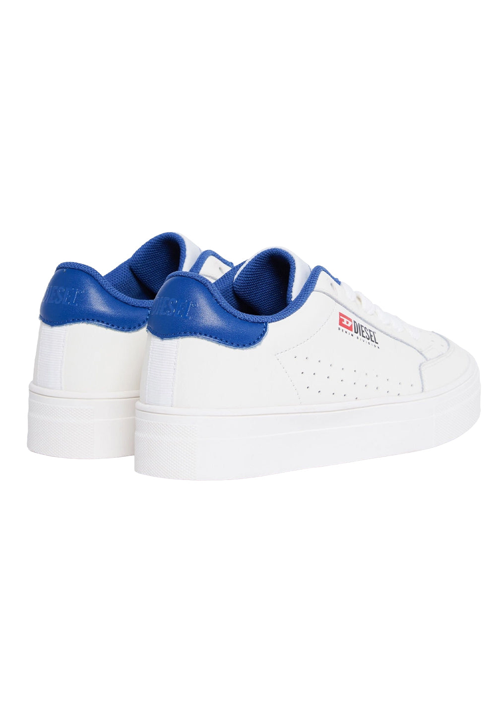Zapatos blancos para niño