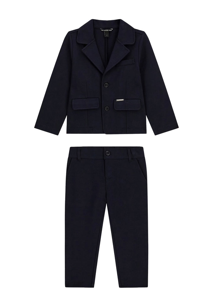 Traje azul elegante para niño