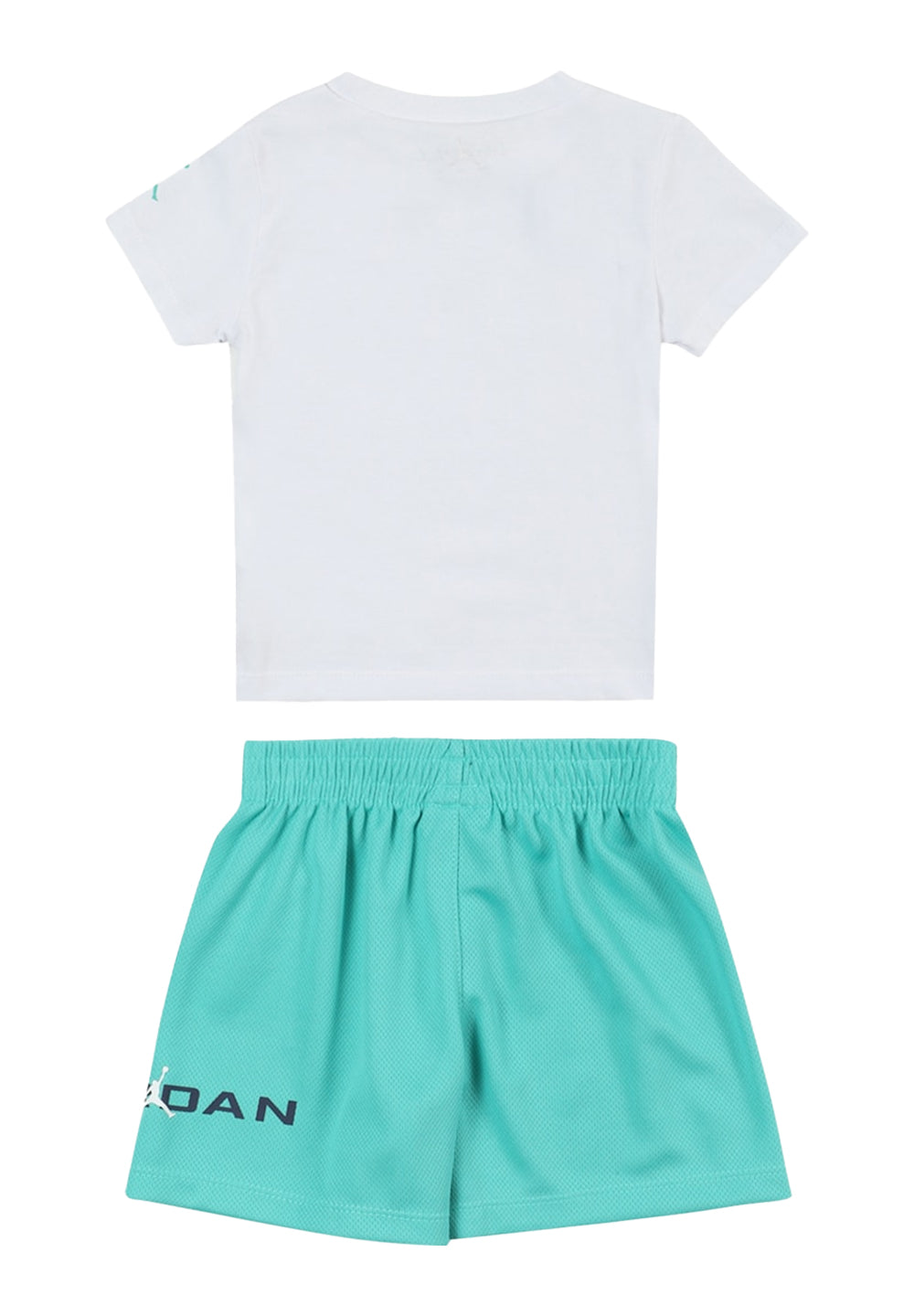 Conjunto blanco y verde para niño