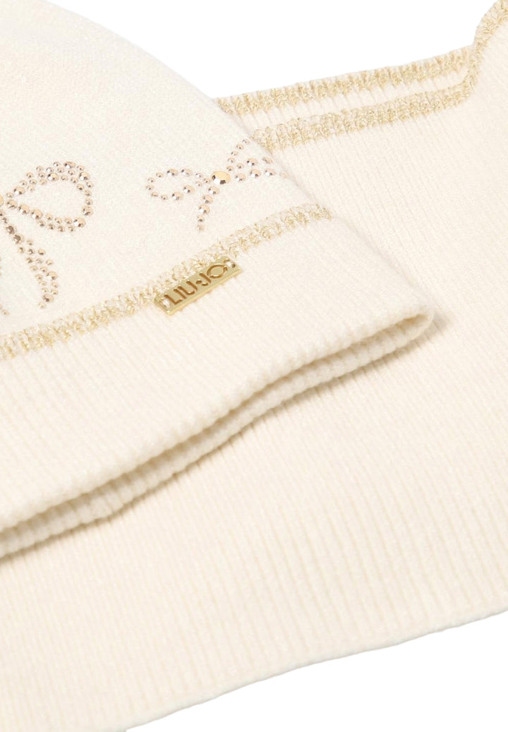 Conjunto de gorro crema para niña