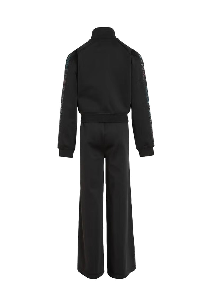Schwarzes Sportoutfit für Mädchen